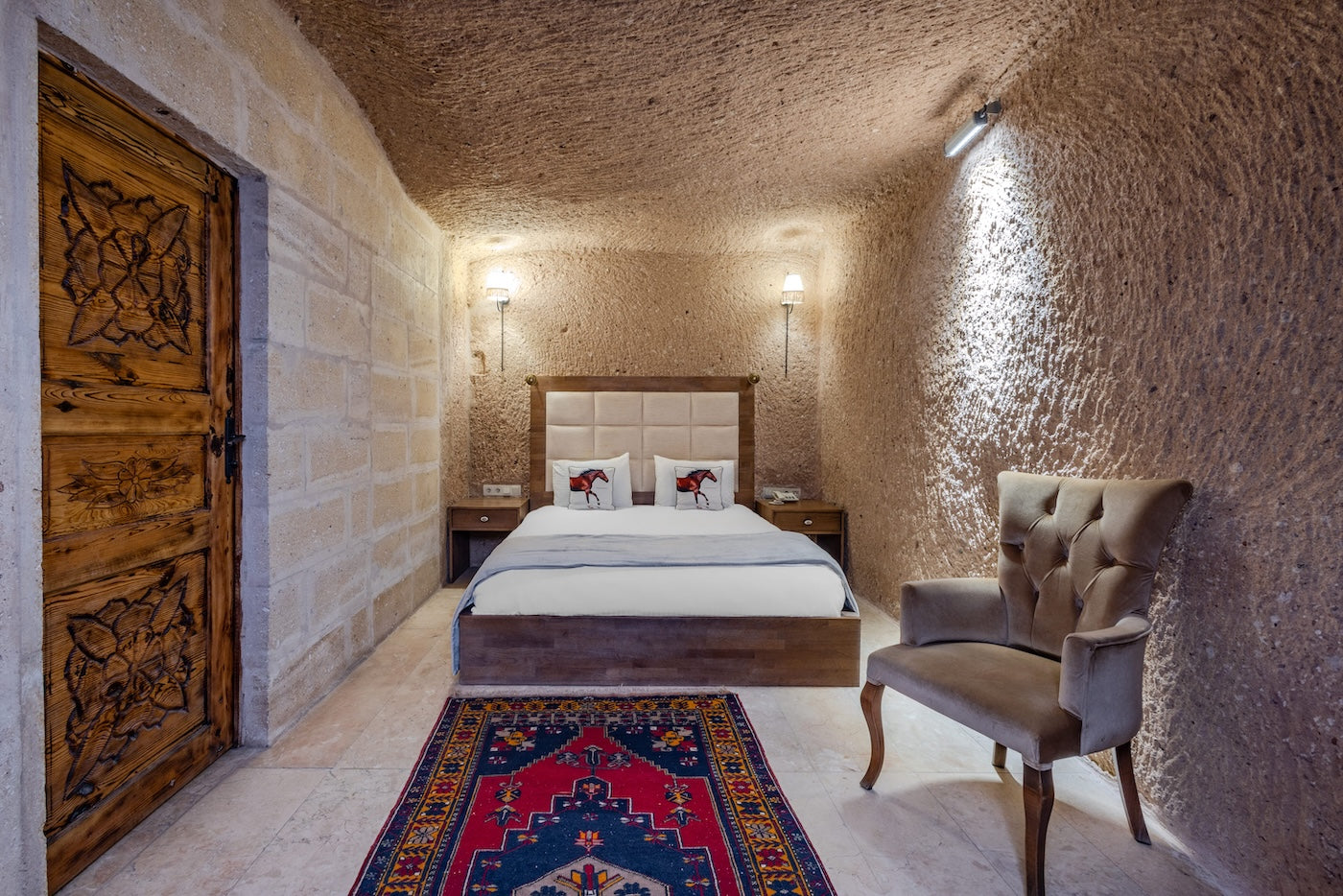 103 - Deluxe Cave Room