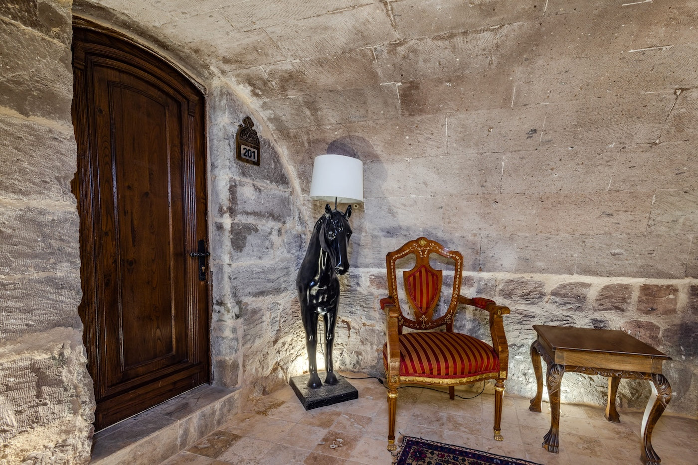 202 - Deluxe Cave Room With Jacuzzi