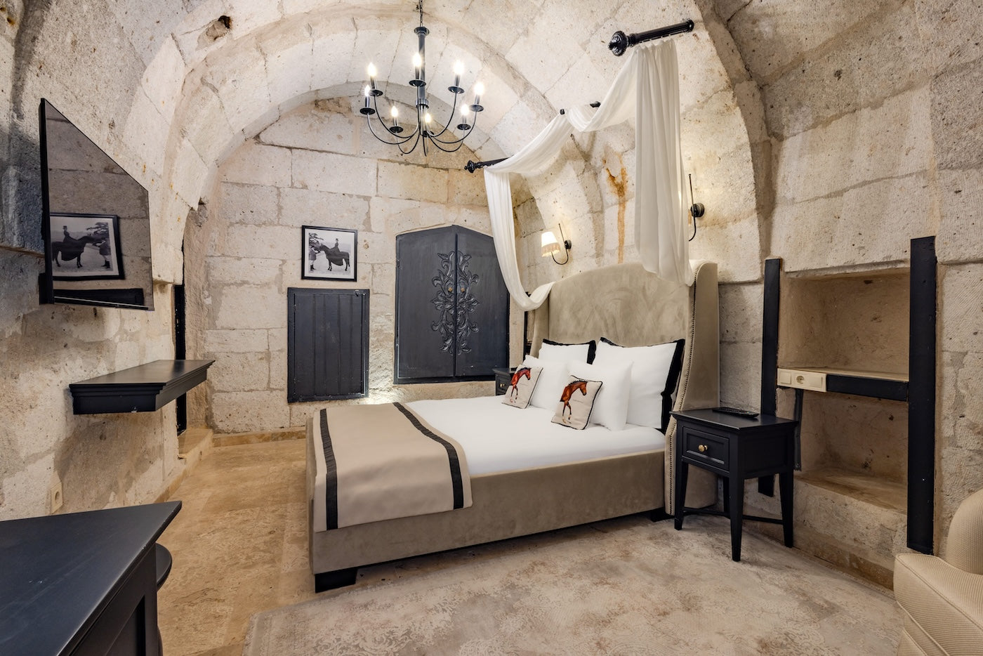 306 - Deluxe Stone Room