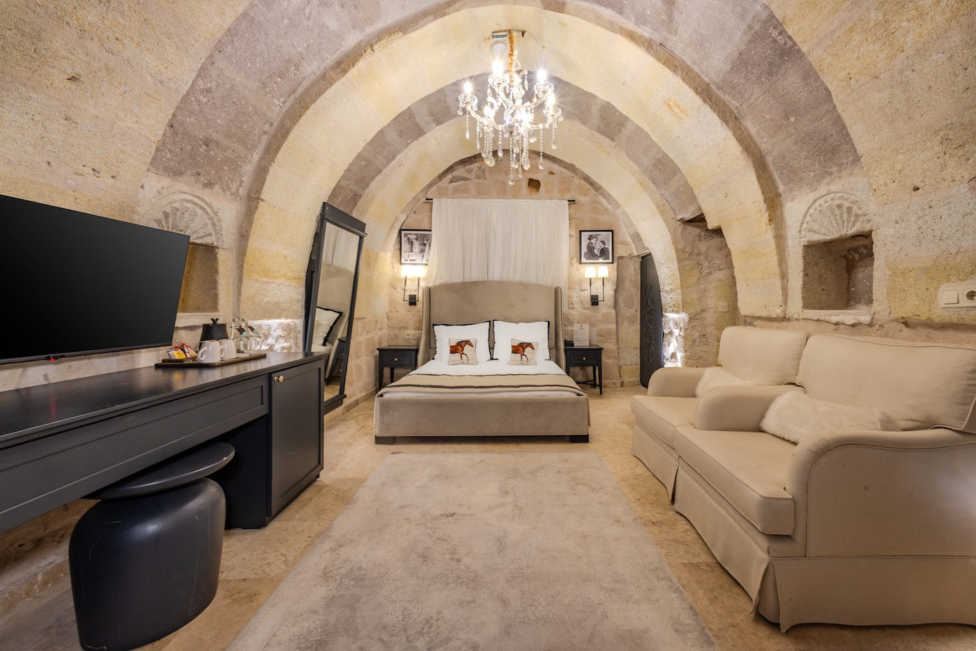 306 - Deluxe Stone Room