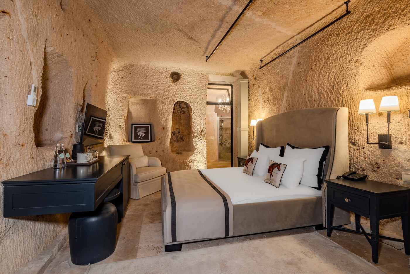 301 - Baroque Delight Cave Suite